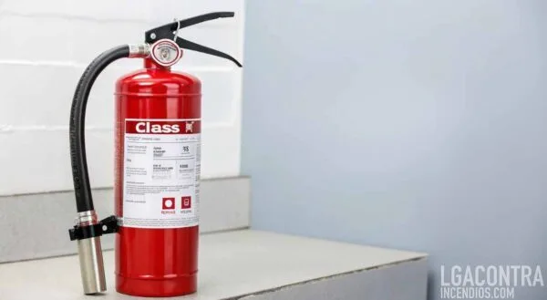 Extintor clase K para cocinas industriales — LGA
