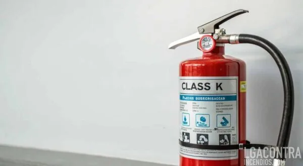 Extintor Clase K de 6 litros con agente químico húmedo para cocinas comerciales en Querétaro