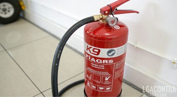 Extintor clase B 9kg para líquidos inflamables — LGA