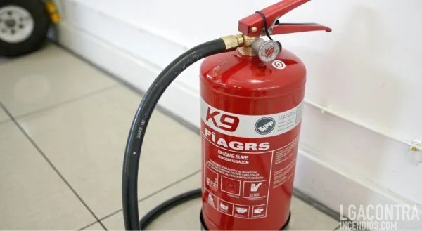 Extintor clase B 9kg para líquidos inflamables — LGA