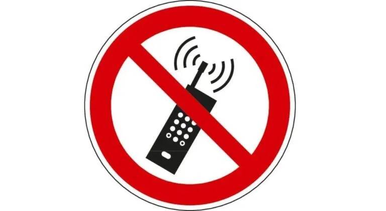 Señal prohibido uso de celular NOM — LGA Querétaro